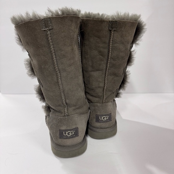 UGG Youth Bailey Button down Boot - Picture 2 of 8